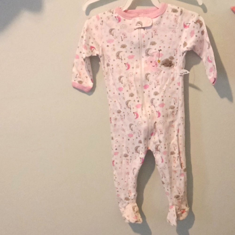 NWOT Swiggles girl 6-9 M sleeper